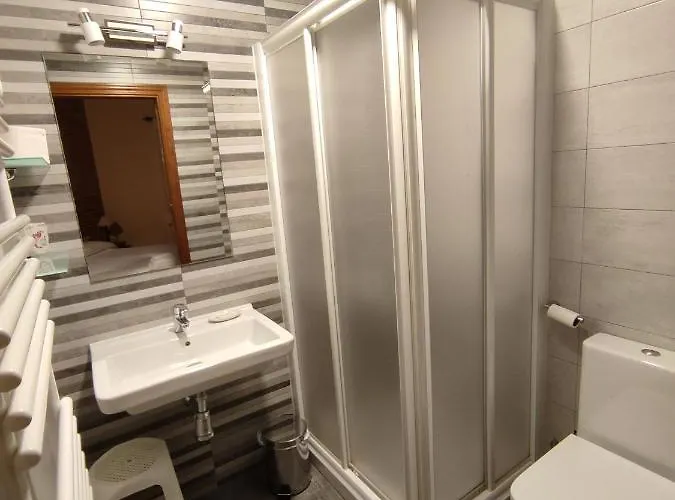 아파트 Puerta Del Sol De 3 *